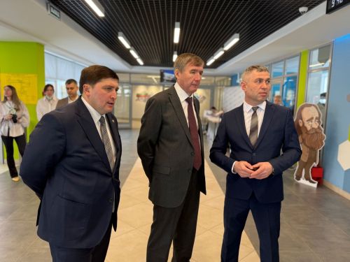 Менделеевцы поделились с республиканским гостем опытом развития образовательного кластера в партнёрстве с АО «Аммоний»