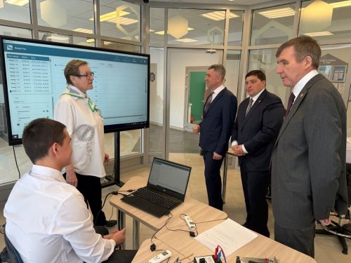 Менделеевцы поделились с республиканским гостем опытом развития образовательного кластера в партнёрстве с АО «Аммоний»