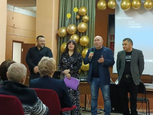 В СОШ № 4 Менделеевска состоялась встреча выпускников