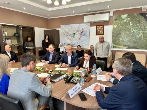 К главе на прием обратилось четыре человека