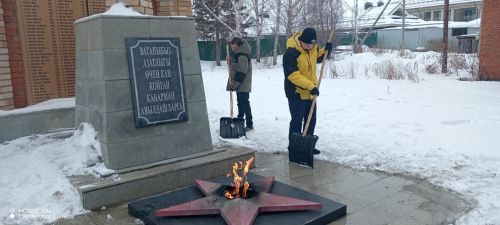 Активисты «Движения Первых» Бизякинской школы приняли участие в акции «Чистый обелиск»