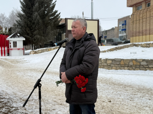 В Менделеевске провели митинг, посвящённый 191-летию со дня рождения Менделеева