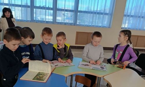 Воспитанники детского сада «Крепыш» посетили детскую библиотеку Менделеевска