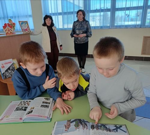 Воспитанники детского сада «Крепыш» посетили детскую библиотеку Менделеевска