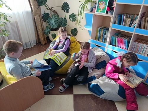 Воспитанники детского сада «Крепыш» посетили детскую библиотеку Менделеевска
