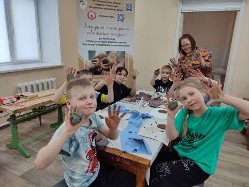 В Менделеевске дети из социального приюта «Камские зори» осваивают гончарное искусство