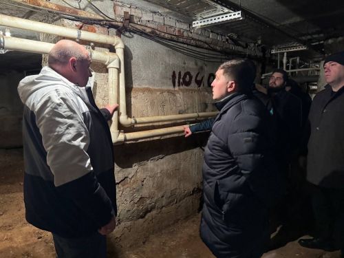 Глава Менделеевского района проверил ход строительно-ремонтных работ