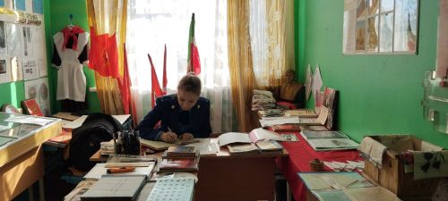 Помощник прокурора рассказала школьникам о дропперах и ответственности за наркотики