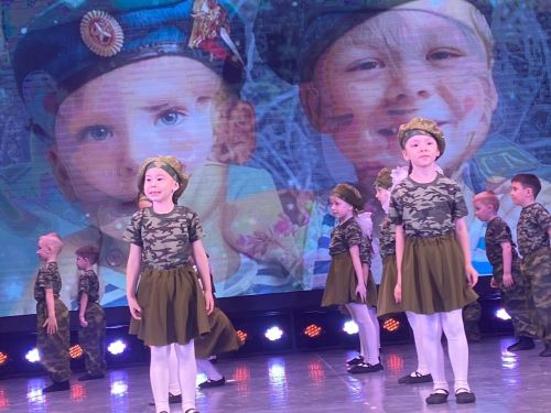 Менделеевский «Кристалл» выступил с патриотическим концертом