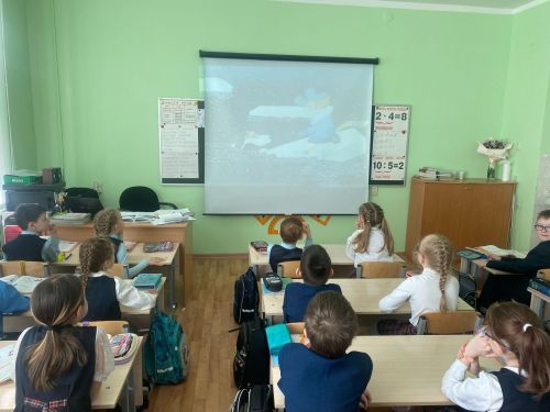 Безопасность на льду: в гимназии №1 Менделеевска прошел важный урок