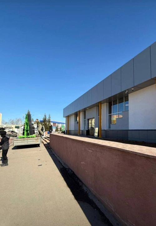 В Менделеевске продолжается ремонт кинотеатра «Юность»