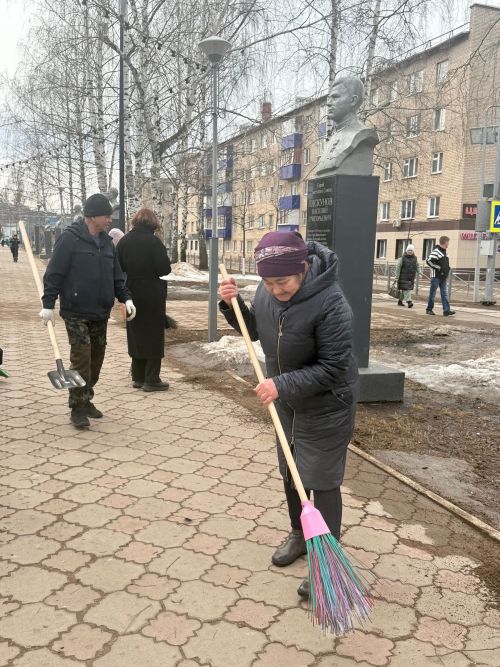 Жители Менделеевска вышли на первый весенний средник