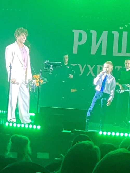Кумир татарской эстрады Ришат Тухватуллин выступил с ярким концертом в Менделеевске