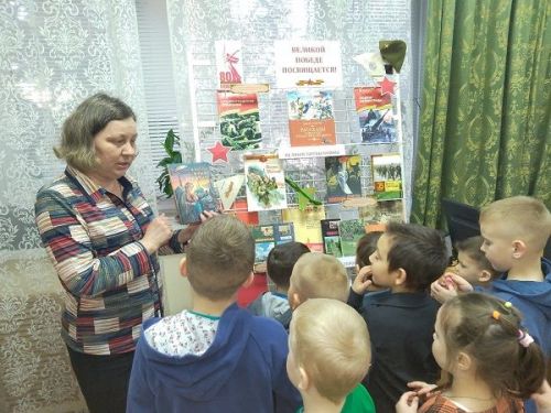 Воспитанники приюта «Камские зори» Менделеевска приняли участие в акции «Читаем книги о войне»