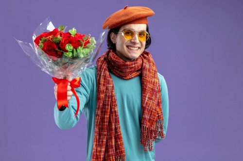 Мошенники активизируются перед 8 марта: как защитить себя при покупке цветов онлайн