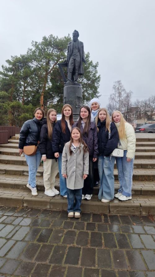 От ученицы к актрисе: выпускница Народного театра им. А. Ахунова покорила зрителей в спектакле-детективе