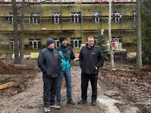 Глава района Радмир Беляев осмотрел ход строительных и ремонтных работ на территории нашего района