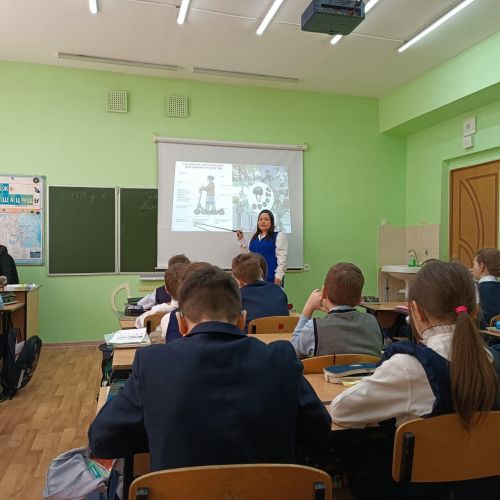 В Менделеевске провели беседу по ПДД с учениками
