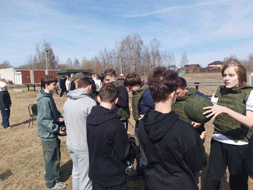 38 старшеклассников из Менделеевска испытали себя на полигоне танкового училища