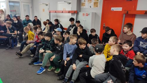 Сегодня в Менделеевске прошел мастер-класс по хоккею от ведущих игроков ХК «Нефтехимик»