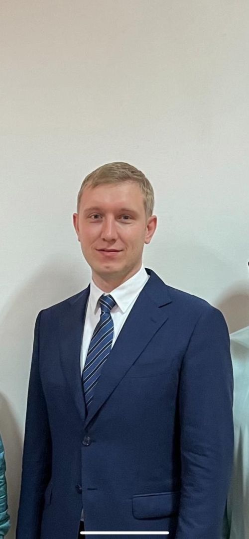 Депутат Дмитрий Буравов подарил подписку на «Менделеевские новости» старшему поколению