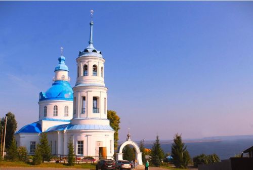 Богоявленский храм: как купцы Ушковы строили храм над Камой