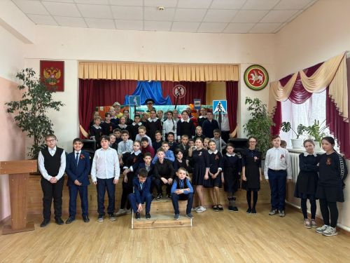 Спектакль о правилах дорожного движения показали в Менделеевске