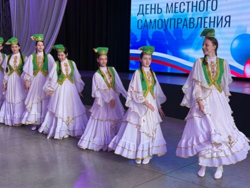 Лучшим сотрудникам местного самоуправления Менделеевского района вручили награды