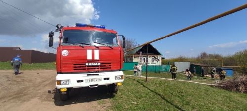Пожар в селе Сетяково: открытое горение кровли частного дома ликвидировано