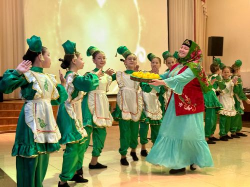 Ансамбль кряшен «Туганайлар» Менделеевска подарил зрителям яркую концертную программу