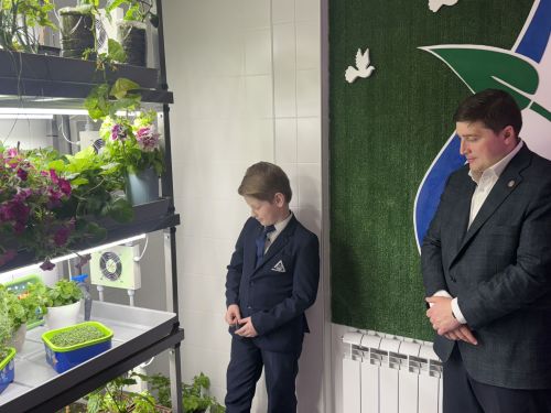 В Менделеевске школьникам вручили удостоверения Малой академии наук