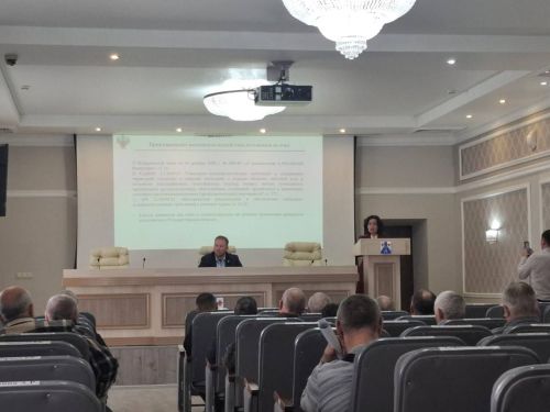 Пчеловоды и агрономы Менделеевского района обсудили вопросы взаимодействия производителей мёда и аграриев