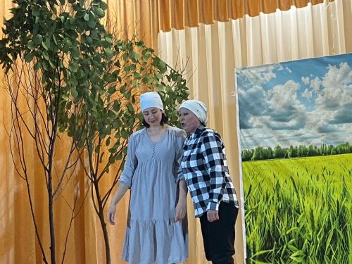 Народный театр «Елмай» Бизякинского СДК показал премьеру спектакля