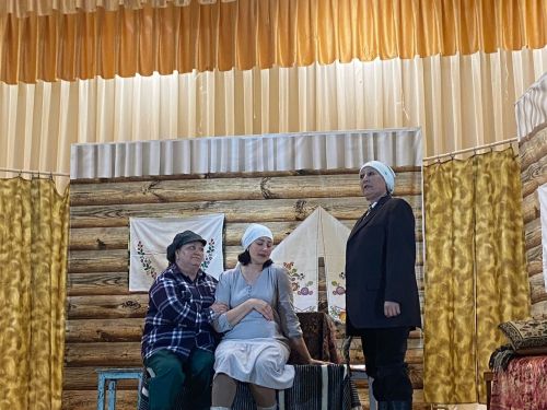 Народный театр «Елмай» Бизякинского СДК показал премьеру спектакля