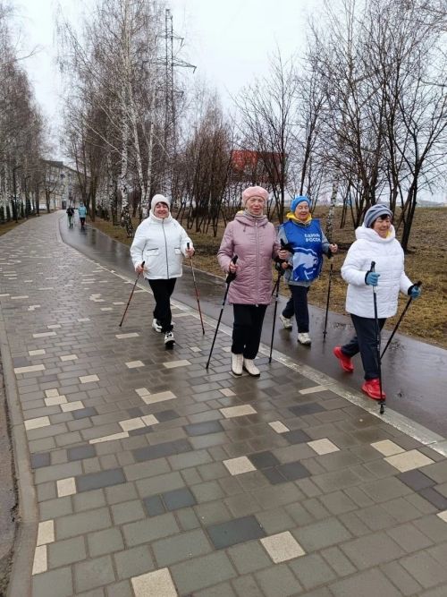 Активисты Менделеевска присоединились к всероссийской акции «10 000 шагов к жизни»
