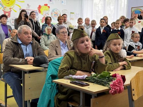 В Татчелнинской школе Менделеевского района открылась парта Героя