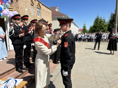 Последние звонки прозвучали во всех школах Менделеевска