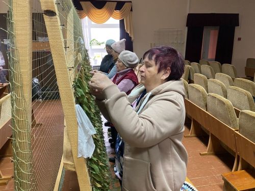 В преддверии 80-летия Великой Победы волонтёры Ижёвского поселения продолжают неустанно трудиться