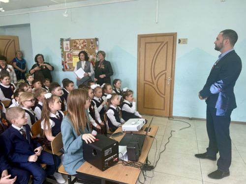 В гимназии №1 Менделеевска провели мероприятия, посвящённые 80-летию Победы