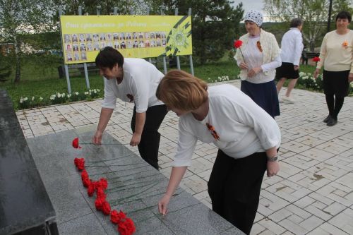 «Вспомним всех поимённо»: в Ижевке почтили память героев войны