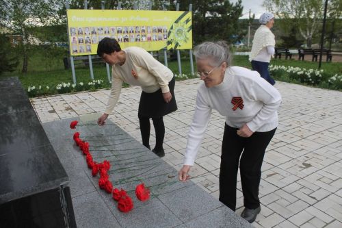 «Вспомним всех поимённо»: в Ижевке почтили память героев войны