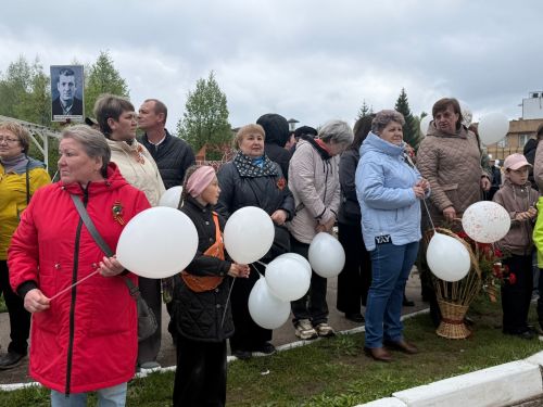 В День Победы в Менделеевске праздничное шествие колонн организовали по аллее Героев