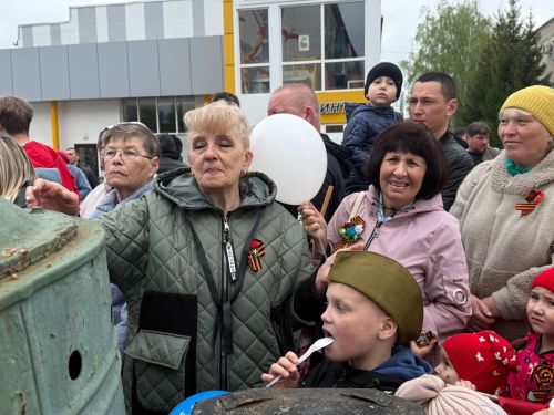 В День Победы жителей Менделеевска угощали солдатской кашей