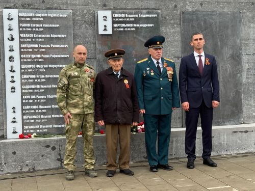 В Менделеевске в День Победы открыли мемориальный комплекс в честь погибших участников СВО и воинов-интернационалистов