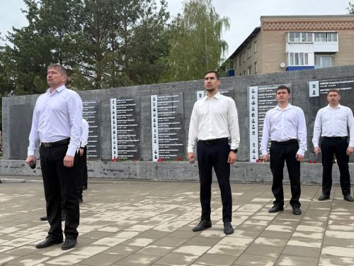 В Менделеевске в День Победы открыли мемориальный комплекс в честь погибших участников СВО и воинов-интернационалистов