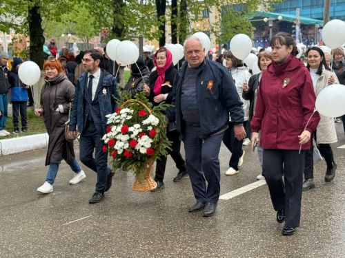 В День Победы в Менделеевске праздничное шествие колонн организовали по аллее Героев