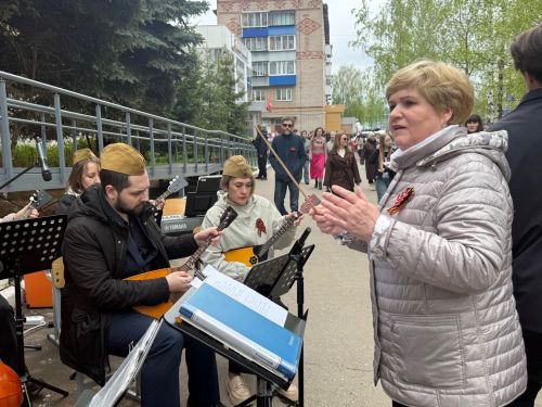 В Менделеевске провели акцию майский «Вальс Победы»
