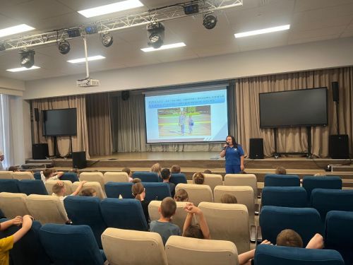 В лагерях Менделеевска проводят профилактические беседы по ПДД