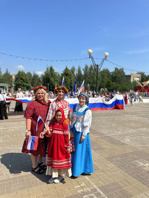Праздничный концерт в честь Дня России собрал жителей Менделеевска