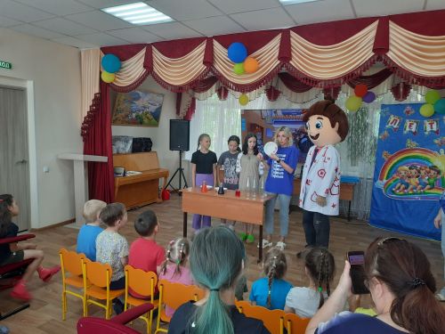 Юные исследователи из приюта «Камские зори» провели день с «Лабораторией на колесах»